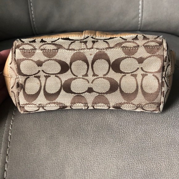 Authentic Coach bag - Picture 2 of 7